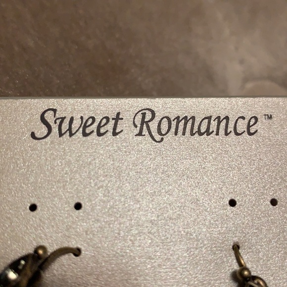 Sweet Romance crystal and pearl teardrop earrings - Picture 3 of 8